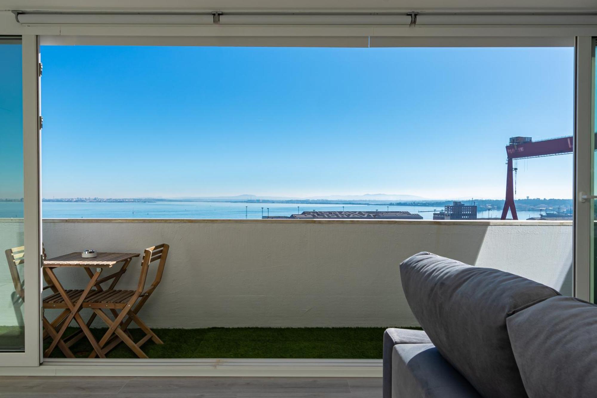 Cacilhas Riverview! Almada Bagian luar foto